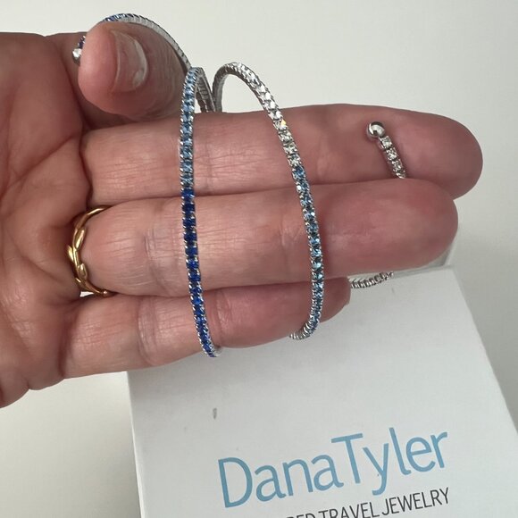 Dana Tyler Blue to White Ombre Crystal Bracelet One Size Fits All - Picture 7 of 8